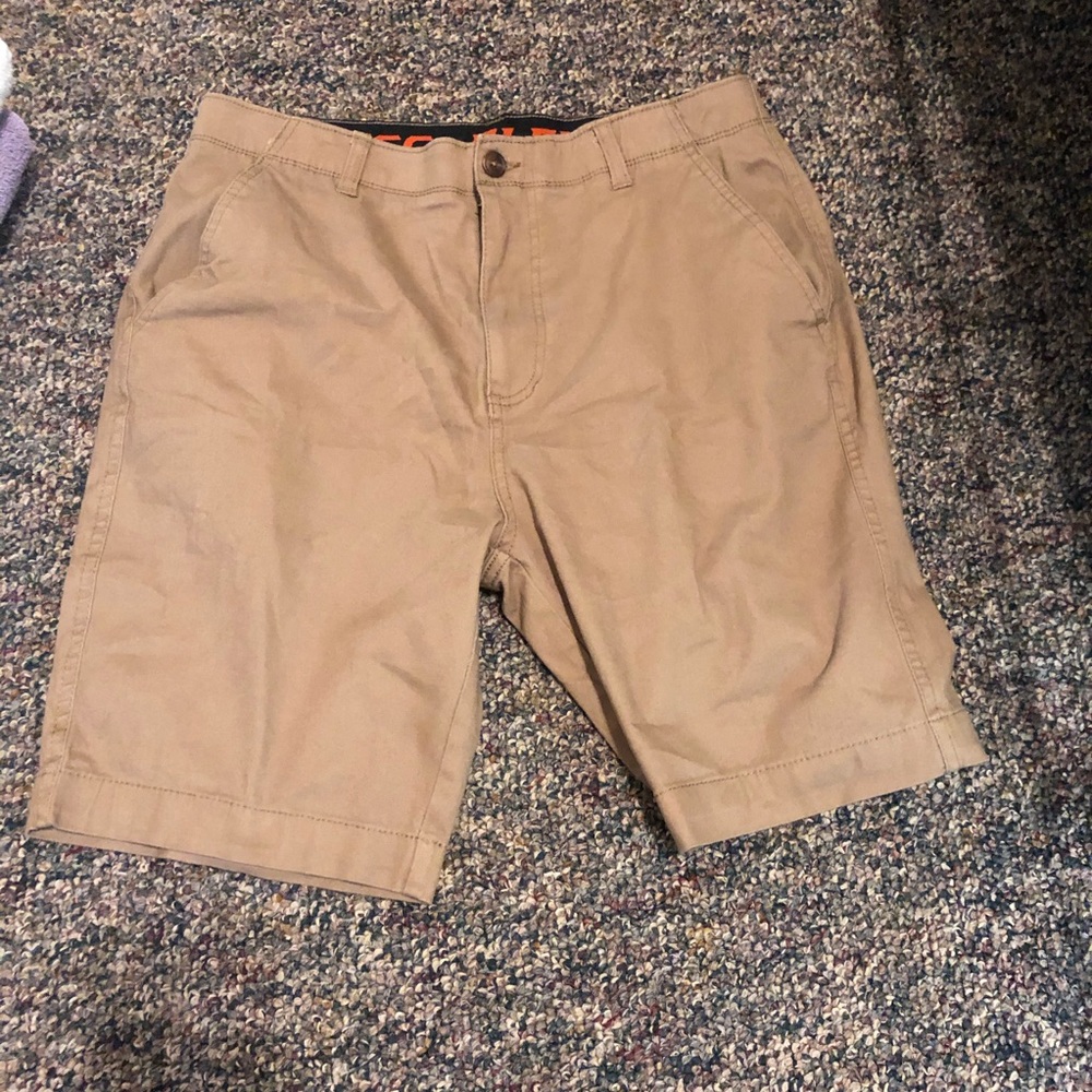 Men’s Plugg flexible khaki shorts NWOT